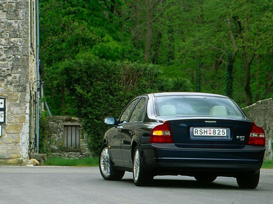  Volvo S80 D5 2002 года  (фото 3 из 5)